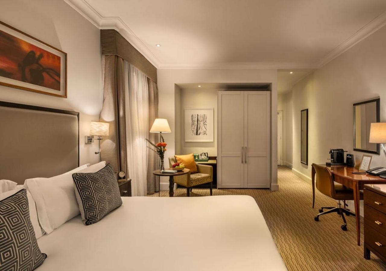 St. James' Court, A Taj Hotel, London Bagian luar foto